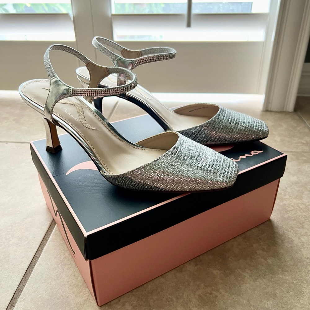 Nina silver ‘James’ shoes worn once! Size 9.5